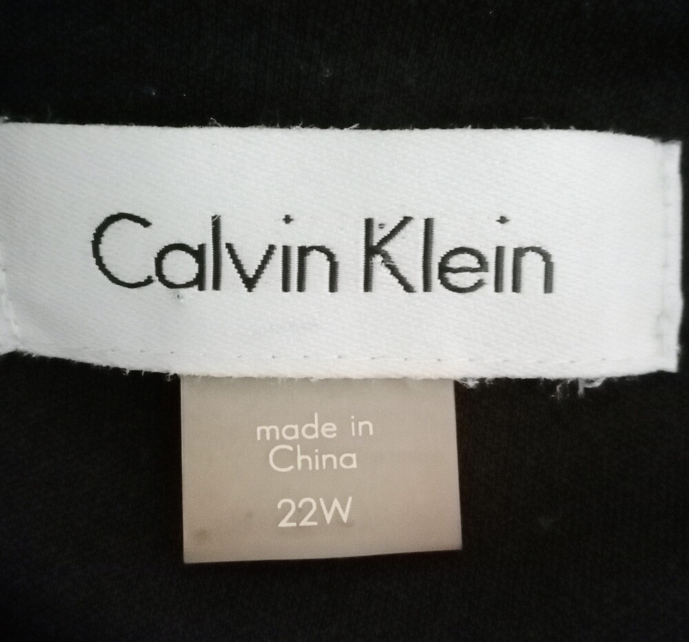 Calvin Klein - Picture 3 of 3